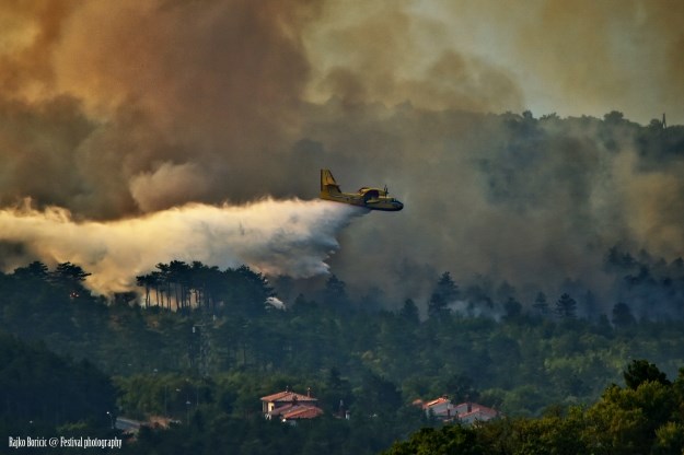 U Istri danas izbilo 10 požara, vatrogascima potporu dala i Kolinda