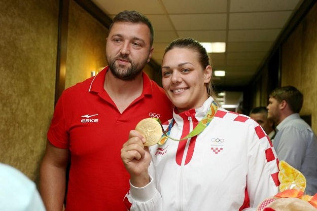VIDEO Stigla dva zlata i srebro iz Rija: Sandra Perković i jedriličari vratili se u Hrvatsku