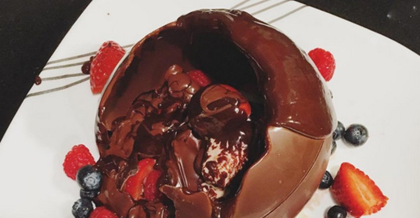 Magic Mike među desertima: Internet poludio za "čarobnom čokoladnom kuglom"