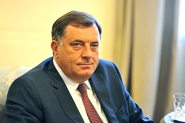 Dodik traži doradu izvješća vlade RS-a o genocidu u Srebrenici