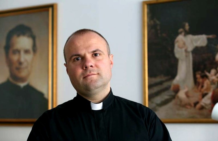 Don Stojić predstavio katoličke slikovnice o rodu i spolu