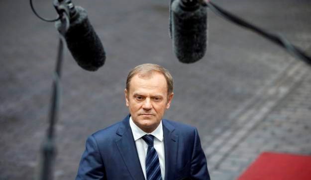 Tusk progovorio o "opasnoj politici" Merkel, zatražio zadržavanje izbjeglica do 18 mjeseci