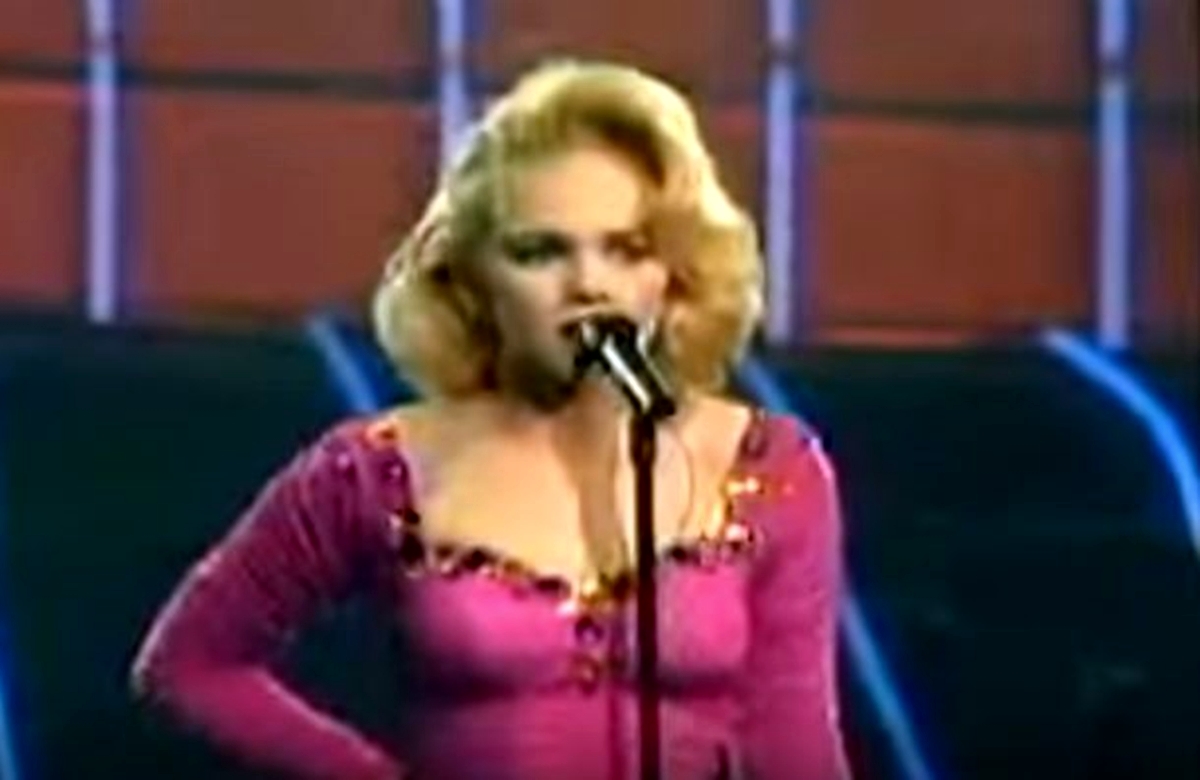Eurosong u Zagrebu su obilježili skandali: Voditelje su izvrijeđali, a Španjolke pobjegle s pozornice