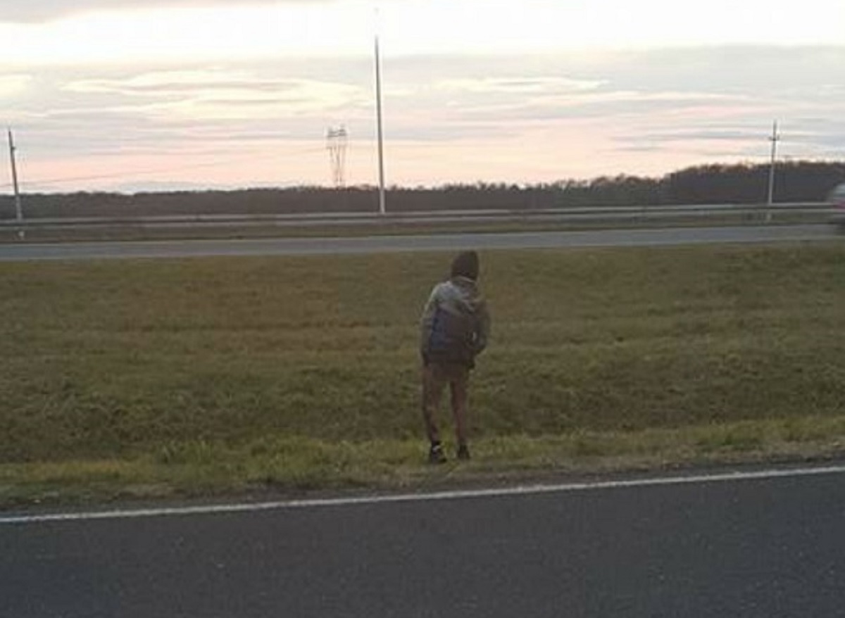 Otkriveno tko je mladić koji se pet sati vozio ispod autobusa: "Teturao je po parkiralištu"