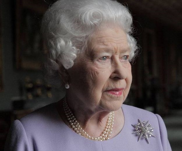FOTO Popularnija no ikad: Britanska kraljica za 90. rođendan uspjela srušiti internet