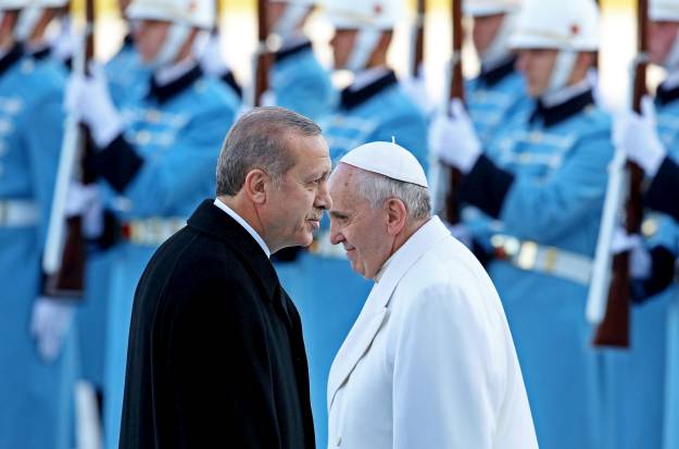 Erdogan: Nećete Tursku okaljati genocidom, a Papa neka se suzdrži od komentara