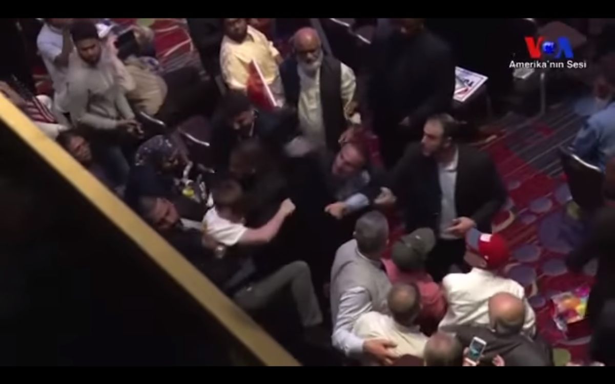 Erdoganovi batinaši opet mlatili prosvjednike usred New Yorka