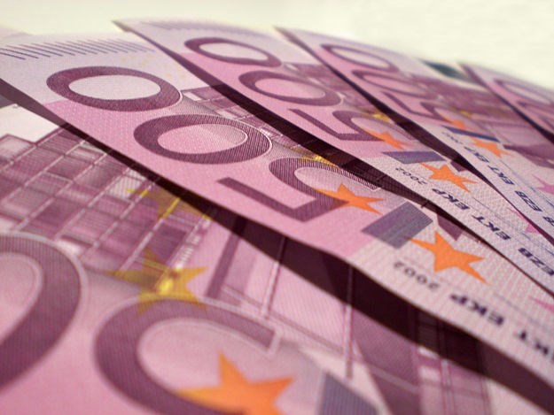 I euro raste: Tržišni tečaj eura iznad 7,7 kuna