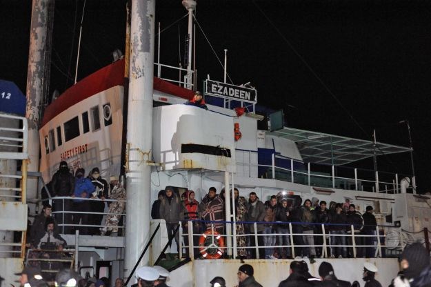 Izbjegnuta tragedija: Kod Libije spašeno 700 imigranata s prekrcanih čamaca