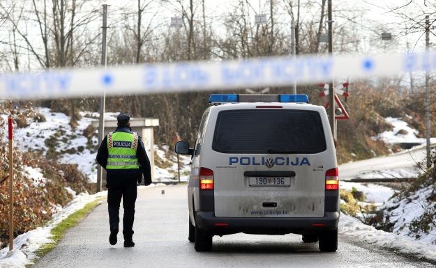 Kombi udario i na mjestu usmrtio biciklistkinju u Čepinu