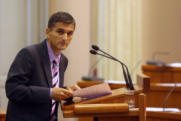Vlada u ostavci HDZ-ovca Marića imenovala za v.d.-a Nazdornog odbora FINE