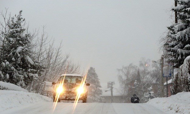 Snijeg stvara probleme u prometu u BiH