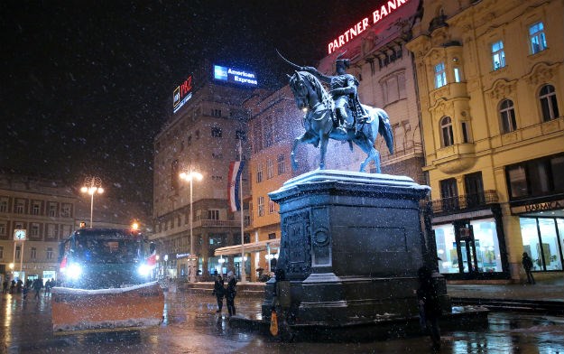 DHMZ: Kiša i snijeg će se smrzavati na tlu, pazite na led!