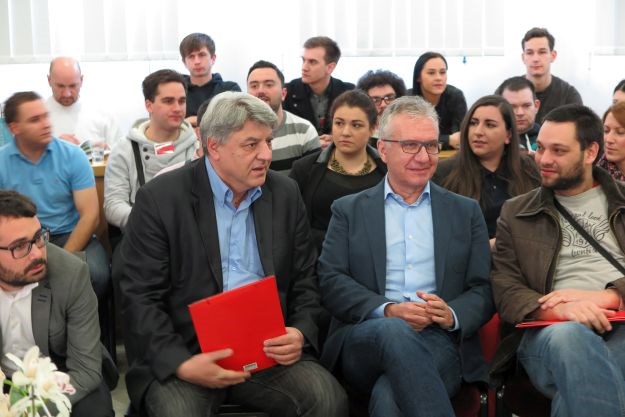 Sastanak vrha SDP-a u Vrsaru: "Bolje gram lojalnosti, nego kilogram pameti"