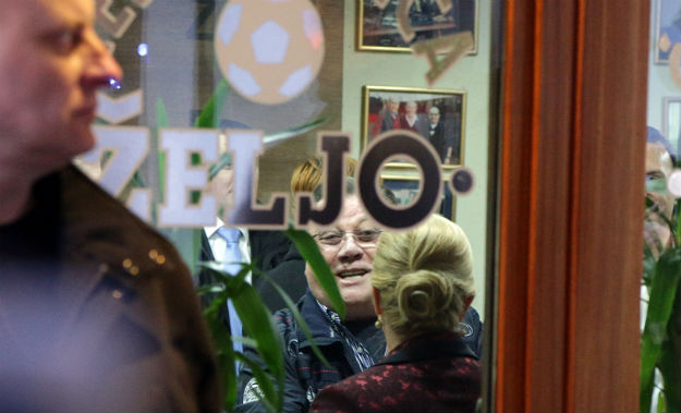 Kolinda u Sarajevu na ćevapima s Halidom Bešlićem