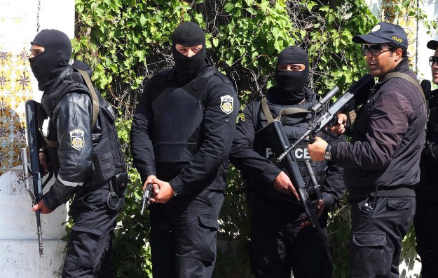 Gotova talačka kriza u Tunisu: Ubijene 22 osobe, napadači u bijegu