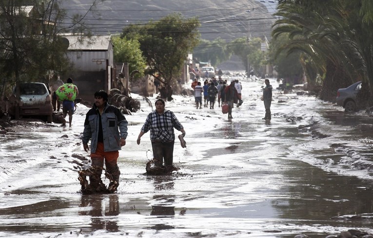Četvero mrtvih u strašnom nevremenu u Čileu, milijuni ostali bez pitke vode
