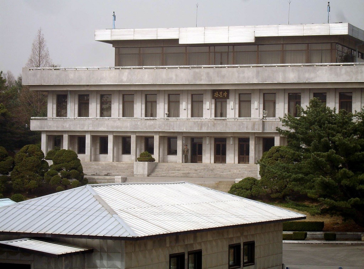 Demilitarizirana zona u kojoj će se sastati lideri Koreja: Sjekire, sunčane naočale i summit