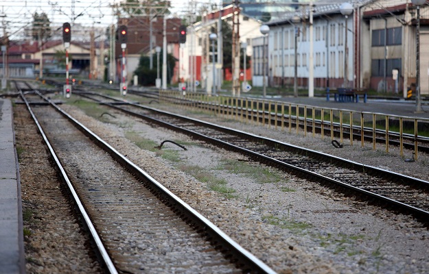Teretni vlak izletio s tračnica kod Mostara, trojica strojovođa ozlijeđena
