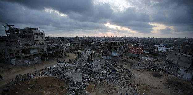 Palestinci u Gazi sagradili ribarski čamac od plastičnih boca