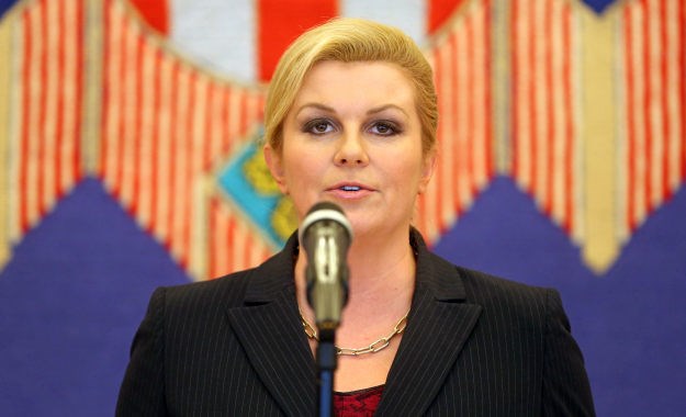 Kolinda protiv Vlade u intervjuu za Bloomberg: U sljedećih pet godina uvodimo euro