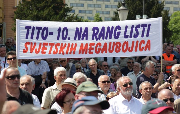 Tisuću prosvjednika tražilo da se Titu oduzme trg u Zagrebu