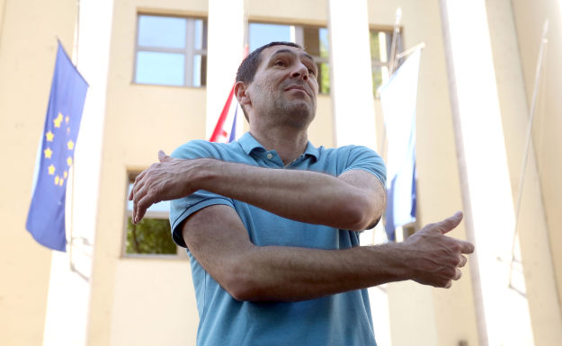 Kotromanović: U doba mira vojskom upravlja Vlada, to je zakon