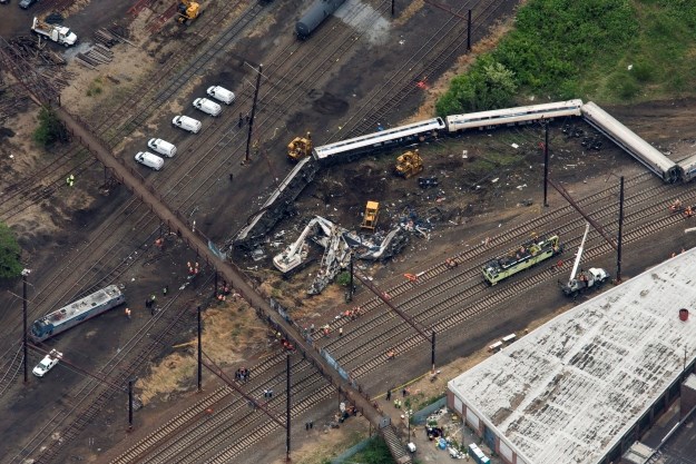 Poginulo 7, ozlijeđeno 200 putnika: Amtrakov vlak vozio dvostruko brže od dopuštenog