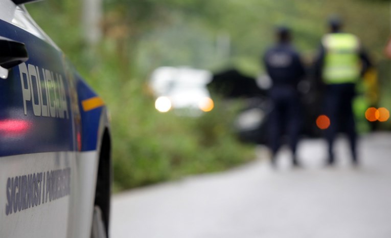 Srbin u autu njemačkih tabli krijumčario deset Afganistanaca, uhvaćen u Istri