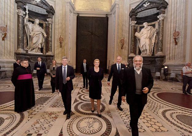Kolinda: Pozvala sam Papu u Hrvatsku, ali teško da će doći ove ili iduće godine