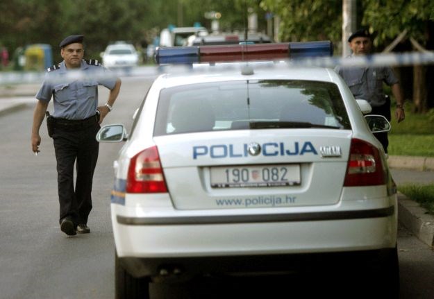 Dvojica Hrvata uhićena zbog kamenovanja autobusa u Sloveniji