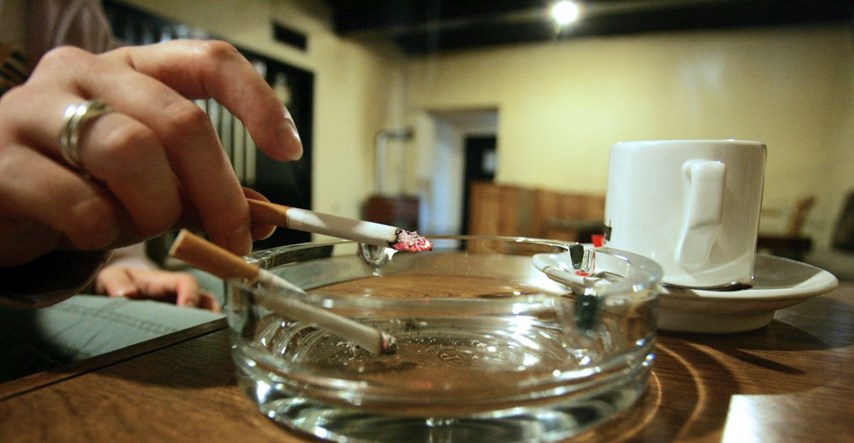 Nizozemska potpuno zabranila pušenje u kafićima