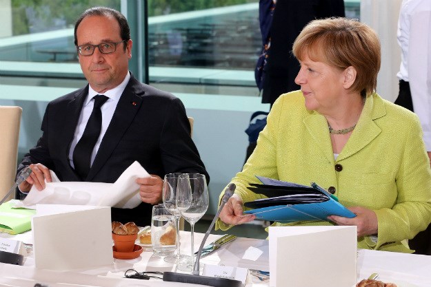 Merkel, Hollande i Juncker u Berlinu ispituju grčku poziciju: Prijeti li Uniji "grexit"?