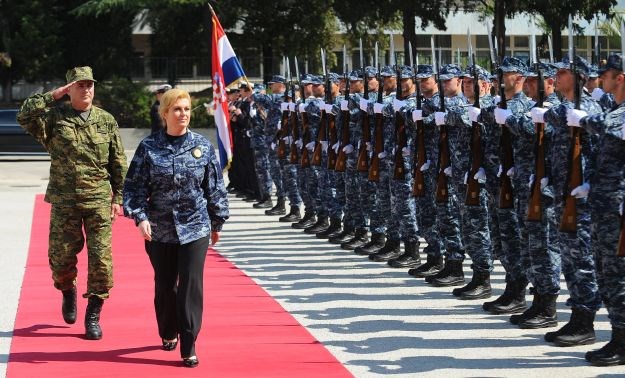 SDP-ova Vrbat: Kolinda po Hrvatskoj hoda uniformirana i stvara neku neizvjesnost i nesigurnost