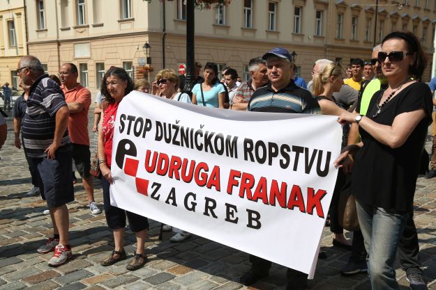 Udruga Franak: Kako je HNB upozoravao na rizike kad je i Vujčićeva supruga digla kredit u "švicarcima"?