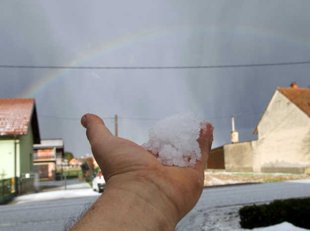 Stiglo željeno osvježenje: Temperature pale na kopnu, ali Dalmaciju će i dalje držati sparina