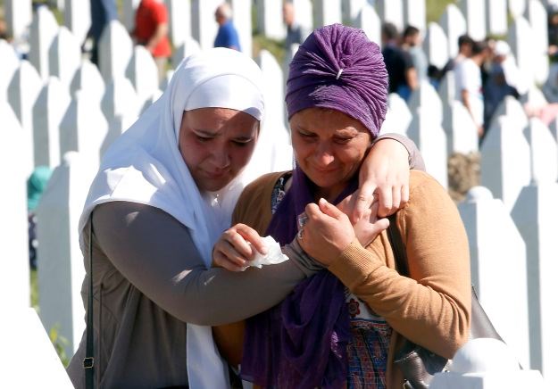Srebrenica: Pokopani ostaci 136 žrtava, fetvom zabranjena svaka osveta za genocid