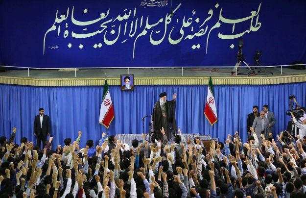 Iranski parlament odobrio nuklearni sporazum s velikim silama u zamjenu za ukidanje sankcija