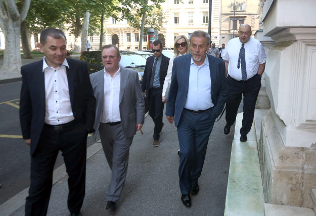 Bandić poklonio Željki Markić štandove i plakate, ali za sud to nije pogodovanje