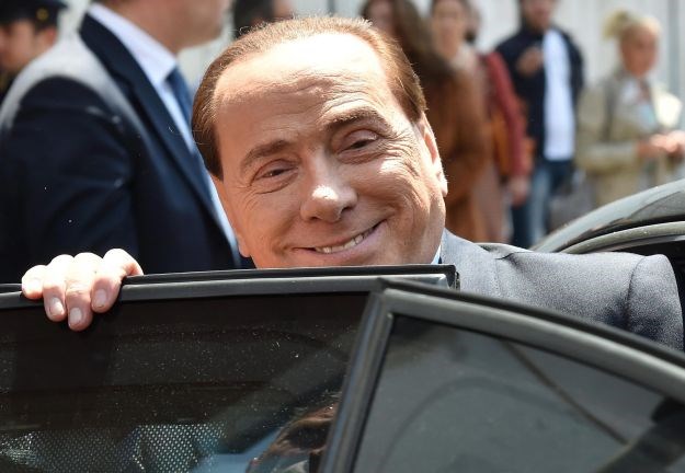 Berlusconi na štakama zbog ozljede stopala