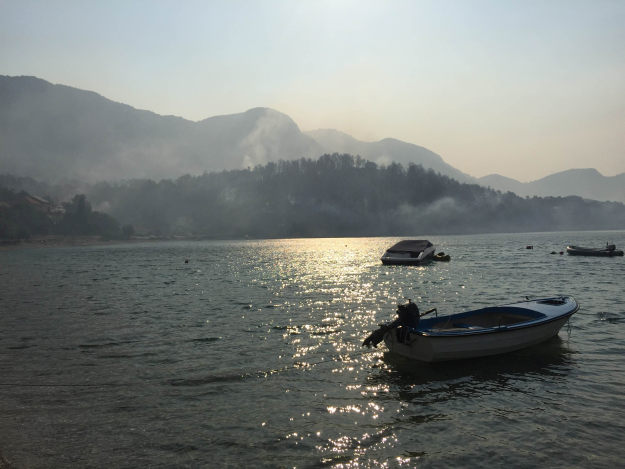 Psihoza na Pelješcu: "Osjeti se strah, ljude su evakuirali na plažu, nema struje, turisti nam odlaze"