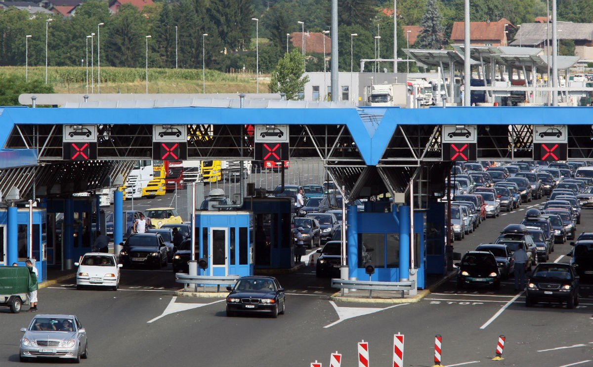 Mađar u Hrvatsku ušao sa zračnim puškama i dvije mačete, uhvatila ga policija