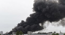 Veliki požar u poljskoj tvornici plastike, na terenu 20 vatrogasnih vozila
