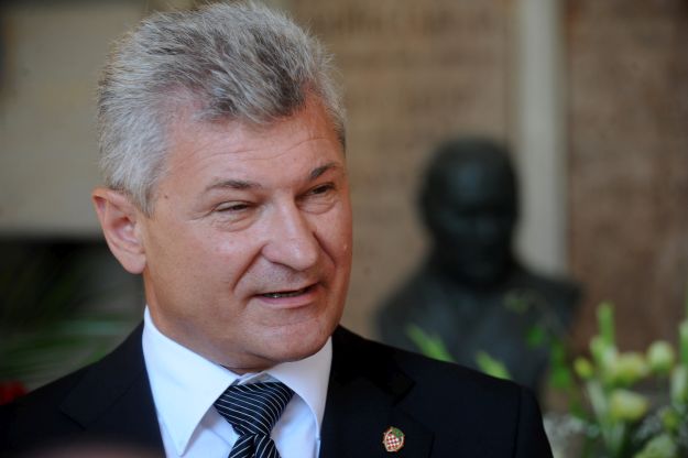 HSS: Besplatne udžbenike za učenike mora riješiti država