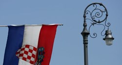 Pored dječjeg igrališta u Vinkovcima zapaljena hrvatska zastava