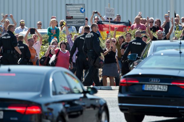 Merkel poručila da Njemačka neće tolerirati ksenofobiju, desničari je prozvali izdajicom