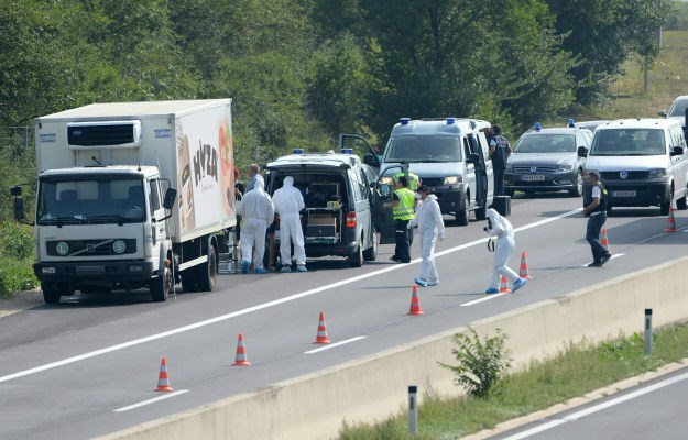 U kamionu u Austriji ugušilo se najmanje 71 izbjeglica, uhićeno sedam osoba