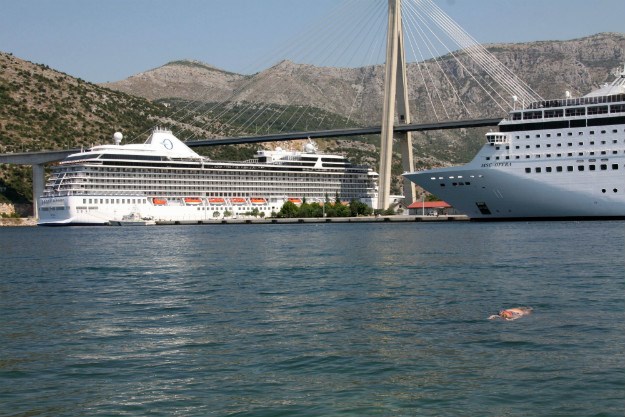 Pogledajte luksuzne "hotele na vodi": Danas u Dubrovnik stiže 10.000 putnika s pet kruzera