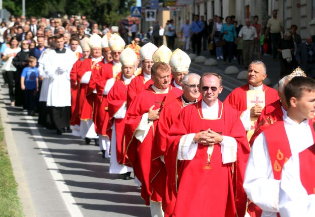 Crkva u Njemačkoj o izbjeglicama: Ne možemo prihvatiti sve potrebite svijeta