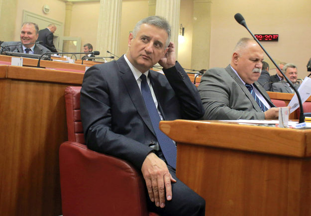 Izvanredna sjednica Sabora počela žestoko: "To su prevare i manipulacije, Vlada uvodi novi porez"